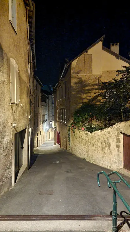Escalier et rue descendante à Figeac