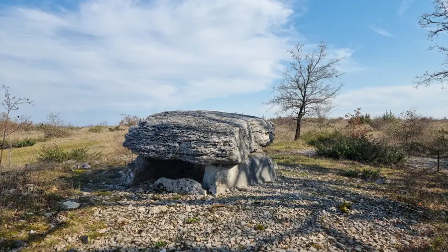 Dolmen à Gréalou