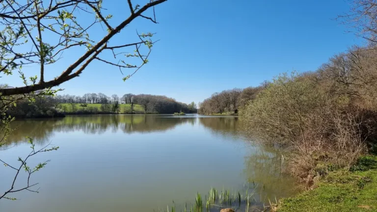 le Lac aux oiseaux près de Martiel en Aveyron