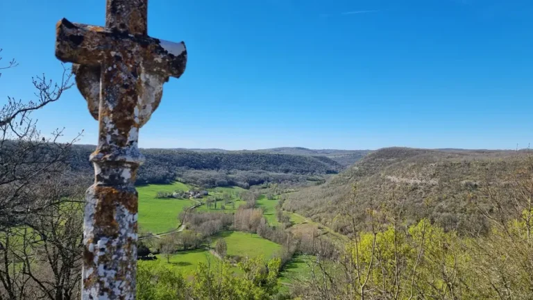 vue du saut éternel à Montsalès dans l'Aveyron