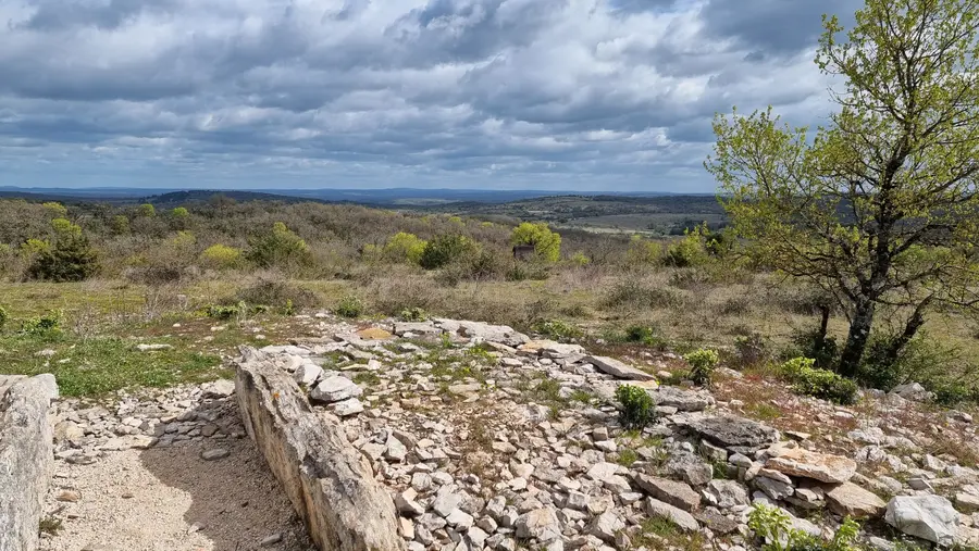 Vue sur le Rouergue depuis le causse à Gréalou dans le Lot en mars 2026 ©VincentBreton