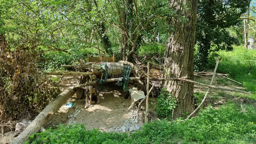 Cabane au bord du Célé