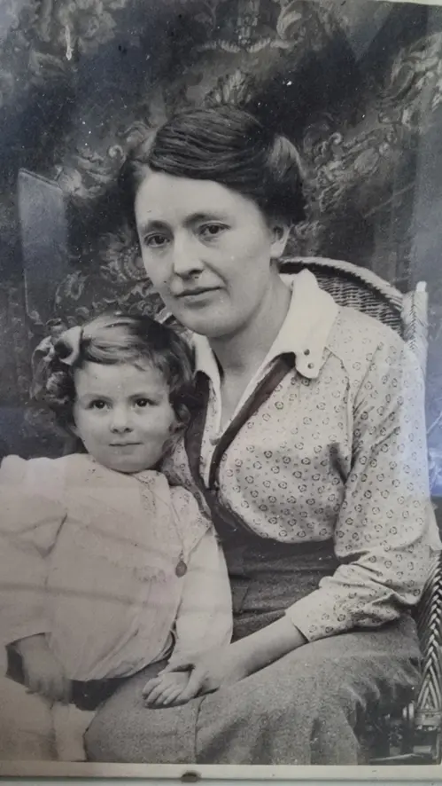 ma grand mère et sa mère avant la première guerre mondiale