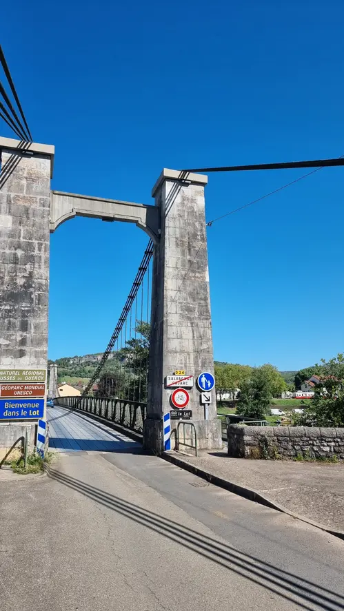 le pont frontière en le Lot et l'Aveyron