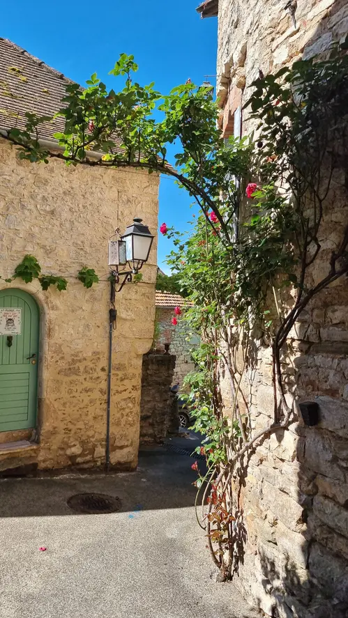 une ruelle du village de Salvagnac Cajarc