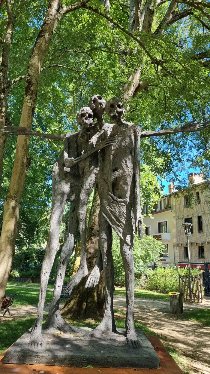 la famille sculpture de Marc Petit