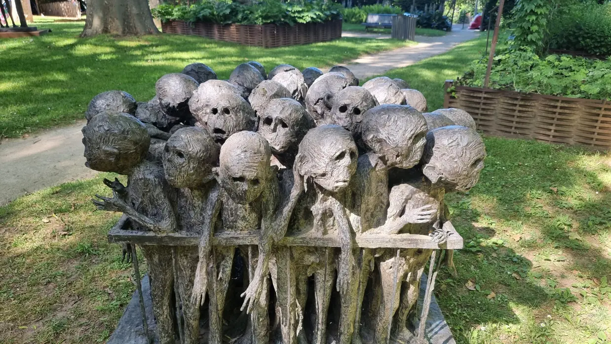 La quarantaine sculpture de Marc Petit