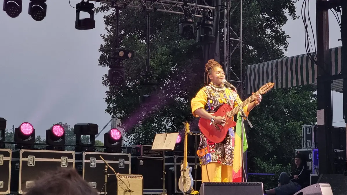 Mariaa Siga seule en scène à Africajarc