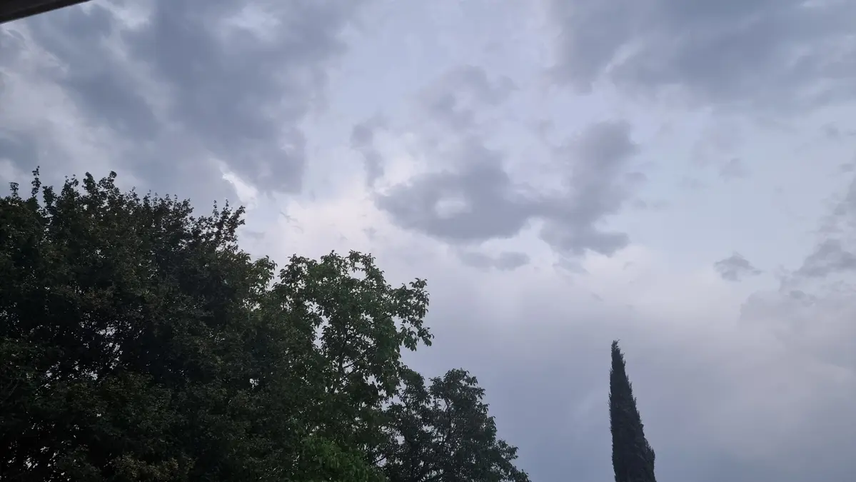 passage de nuages à l'aurore en juillet 26