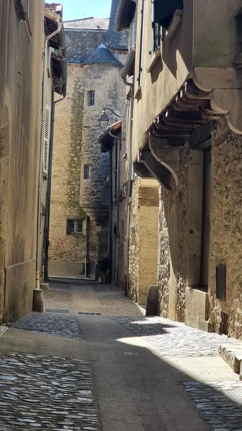 Tourelle dans une ruelle de Villefranche