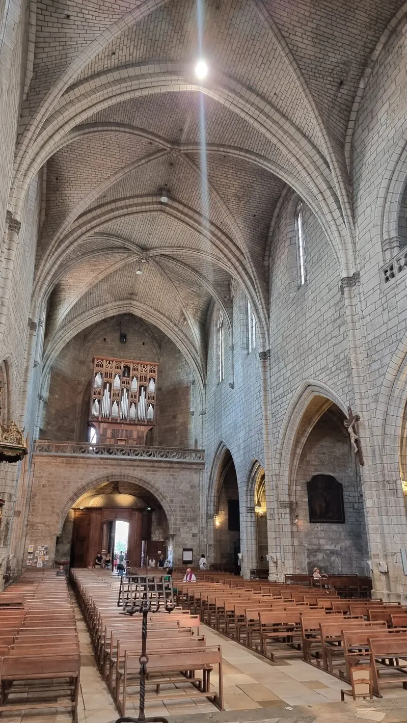 Confession dans la collégiale