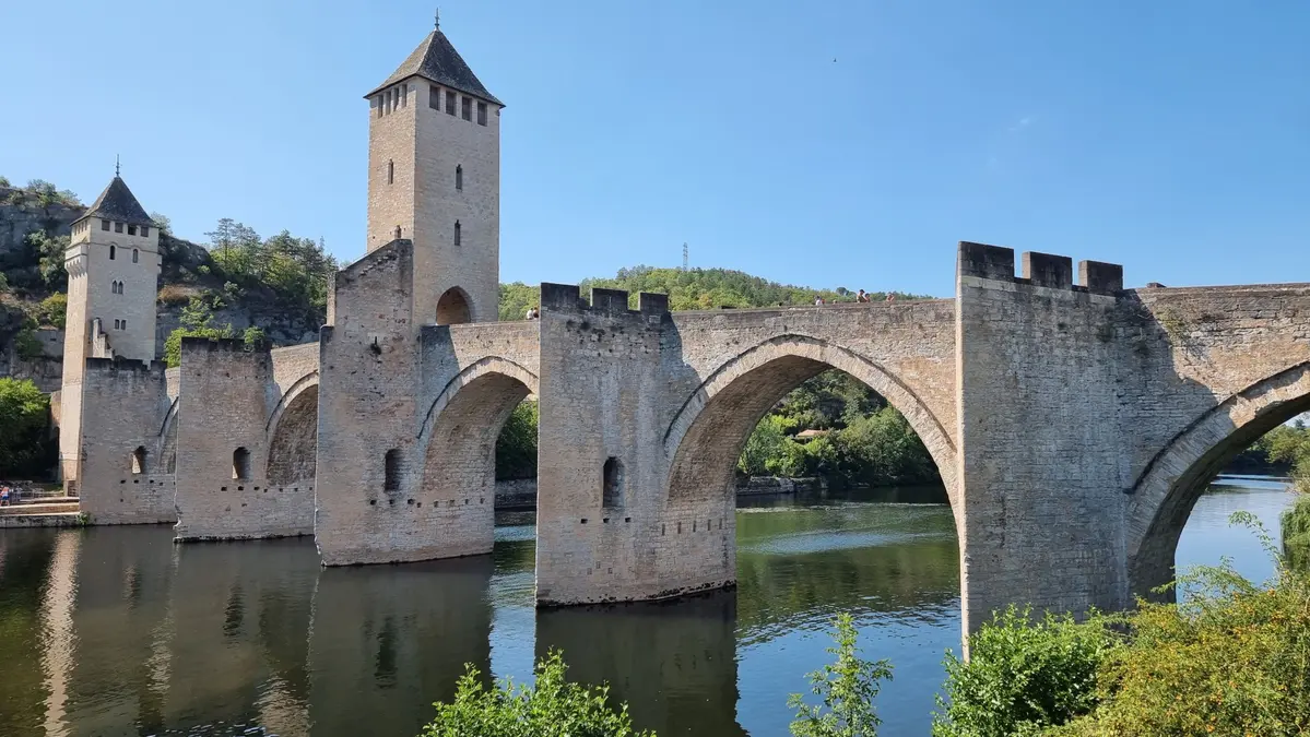 Pont Valentré ou pont du Diable à Cahors 1308-1378