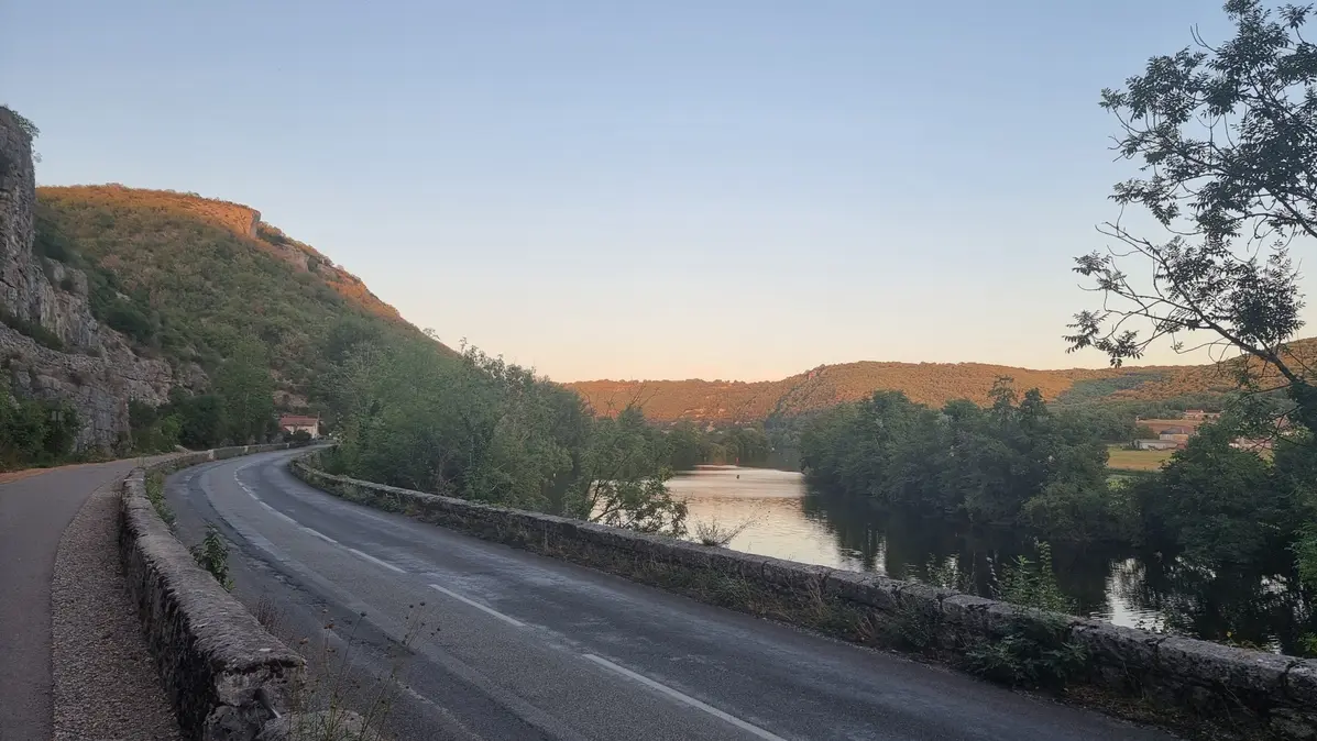 sur la voie verte au bord du Lot le 9 09 26 au soir